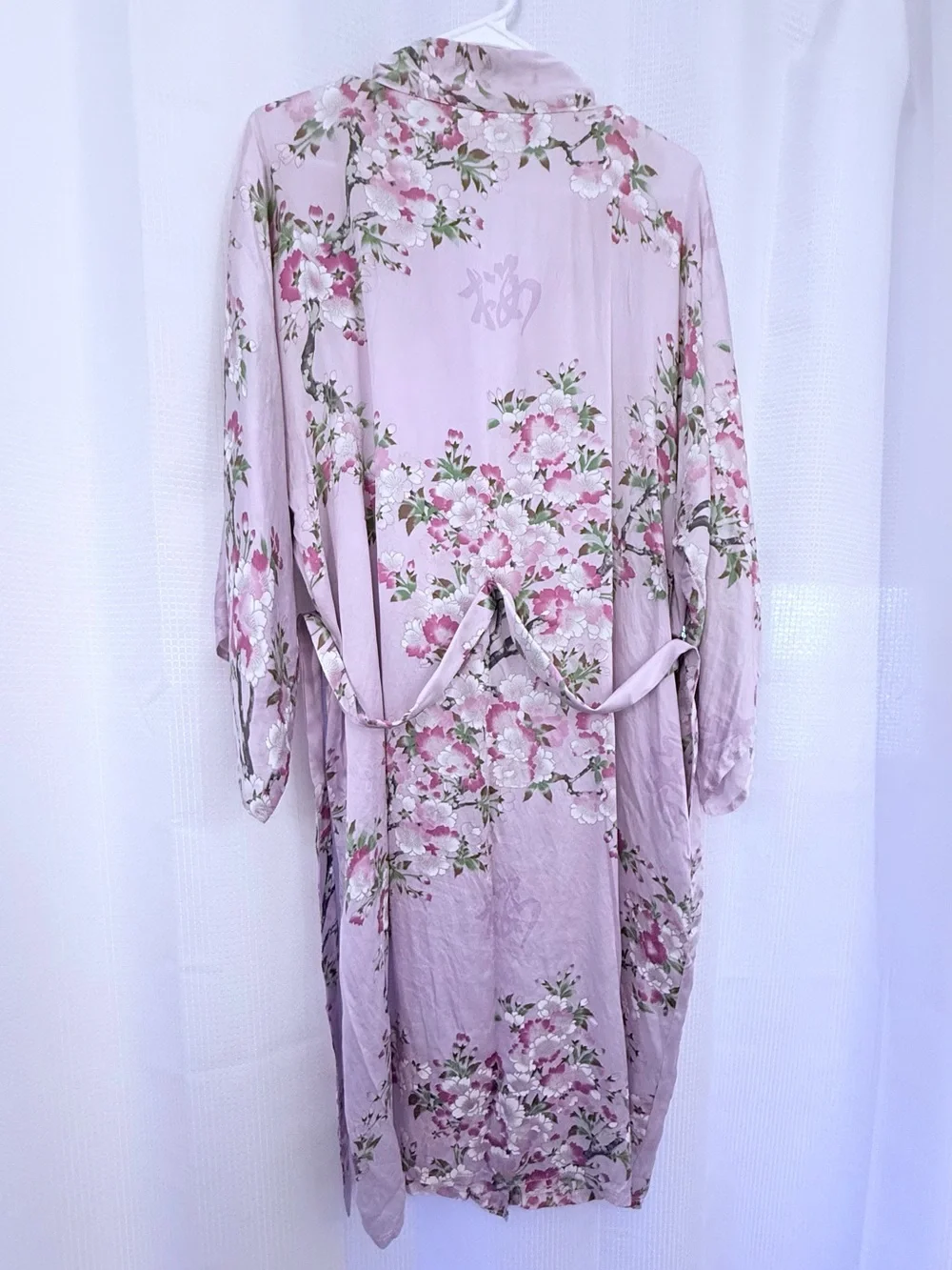 Japanese robe 100% Silk Beautiful Floral Design